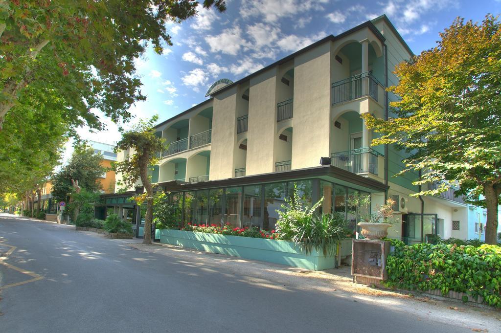 Hotel Giamaika Cesenatico Extérieur photo