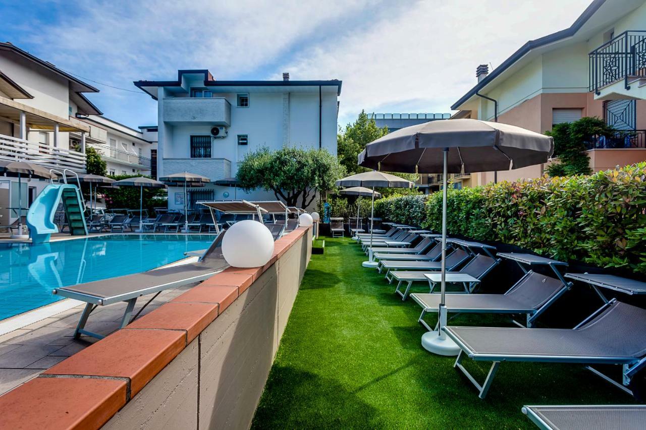 Hotel Giamaika Cesenatico Extérieur photo