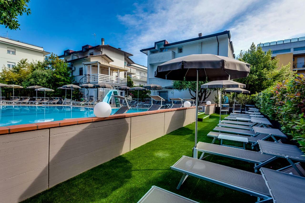 Hotel Giamaika Cesenatico Extérieur photo