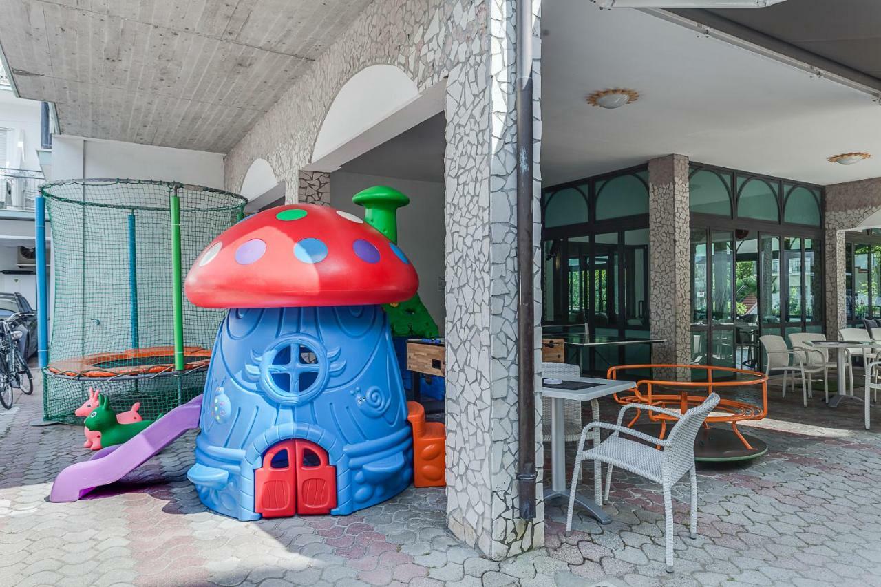 Hotel Giamaika Cesenatico Extérieur photo
